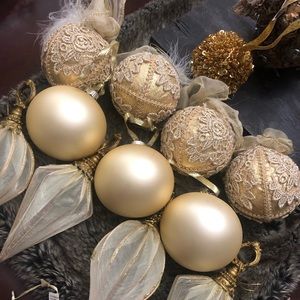 Set of 12 ornaments